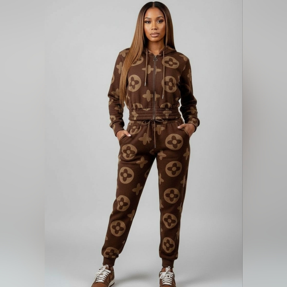 NWT! It's Louis Jogger 2 Piece Set Brown Size M